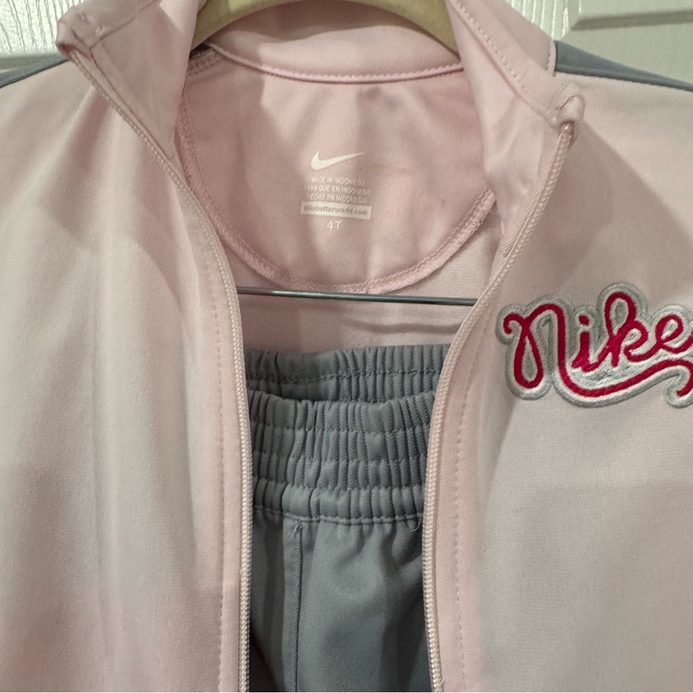 Nike Kids Matching Set in Pink and Gray - Picture 3 of 7